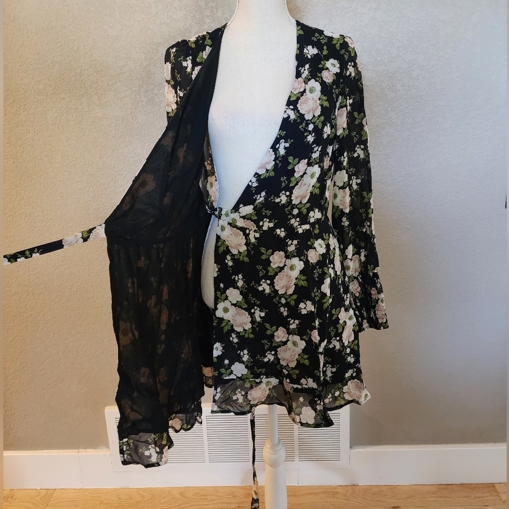 Reformation Kerri Wrap Around Dress Size Medium Fot And Flare - Picture 4 of 13